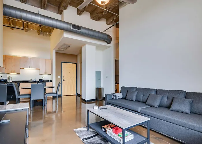 West Loop - Views With In & Out Parking 5 *